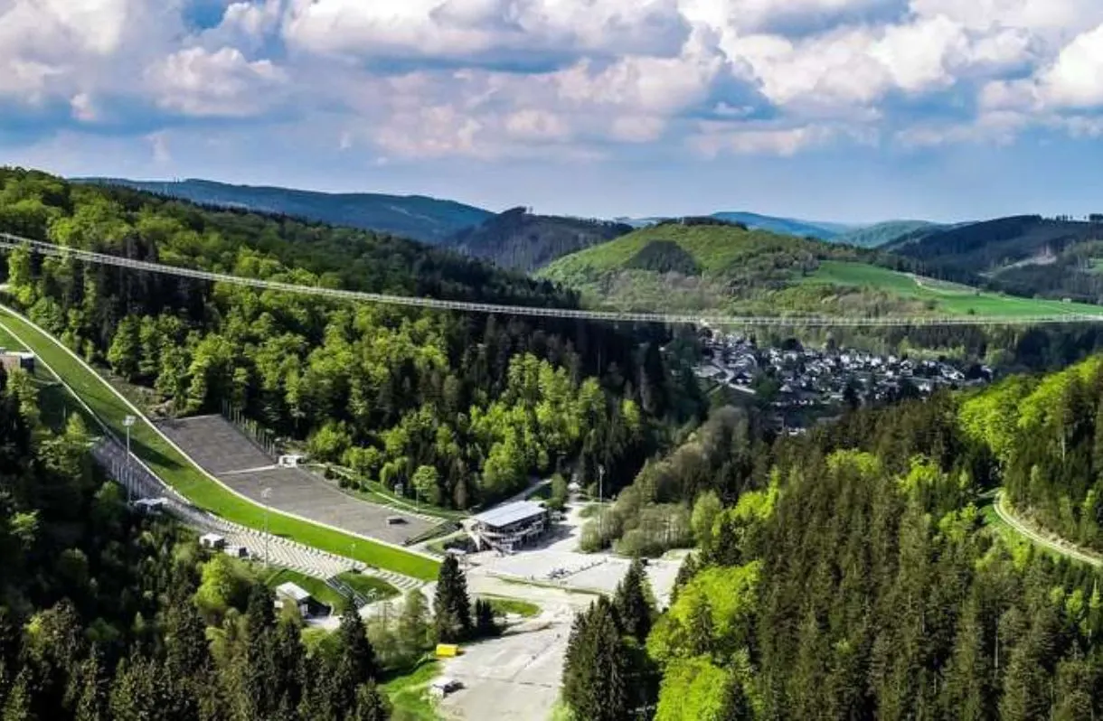 Luftbild von Willingen mit dem Skywalk